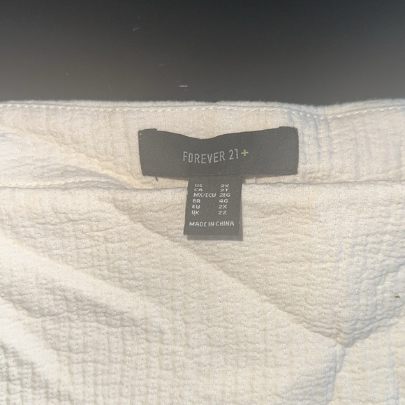 Forever 21 Skirt-short - stylish and buisnesss casual and summer seasons coming - Picture 4 of 4